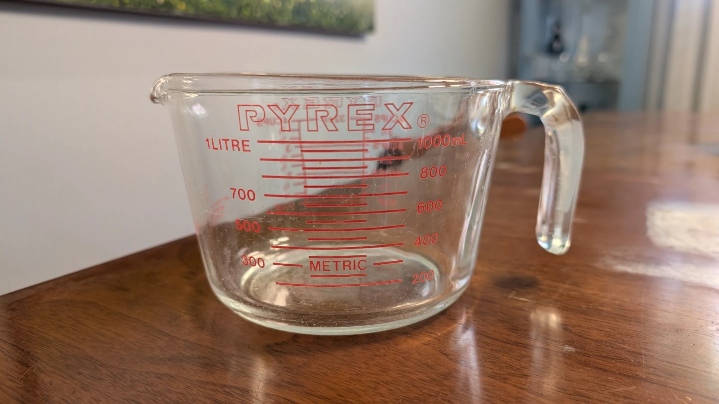 Vintage Pyrex 4 Cup Measuring Cup