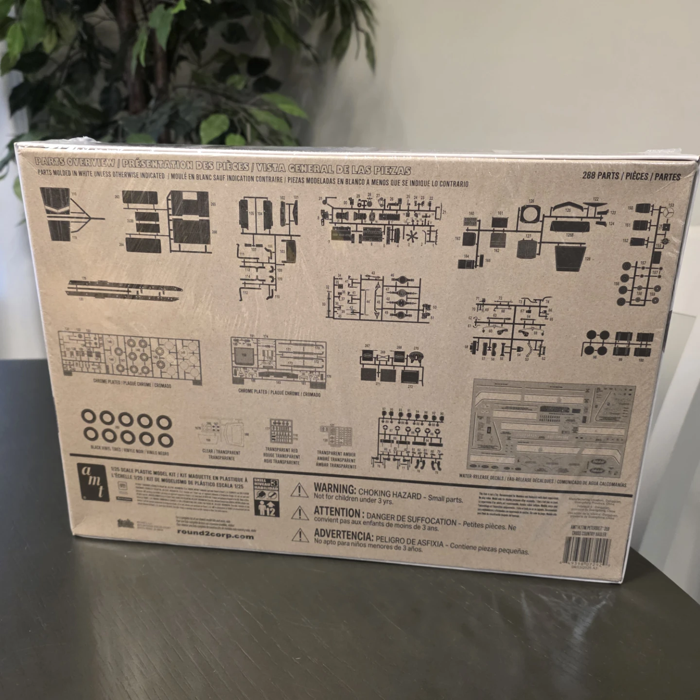 AMT Peterbilt 359 Cross Country Hauler Model Kit - photo 2