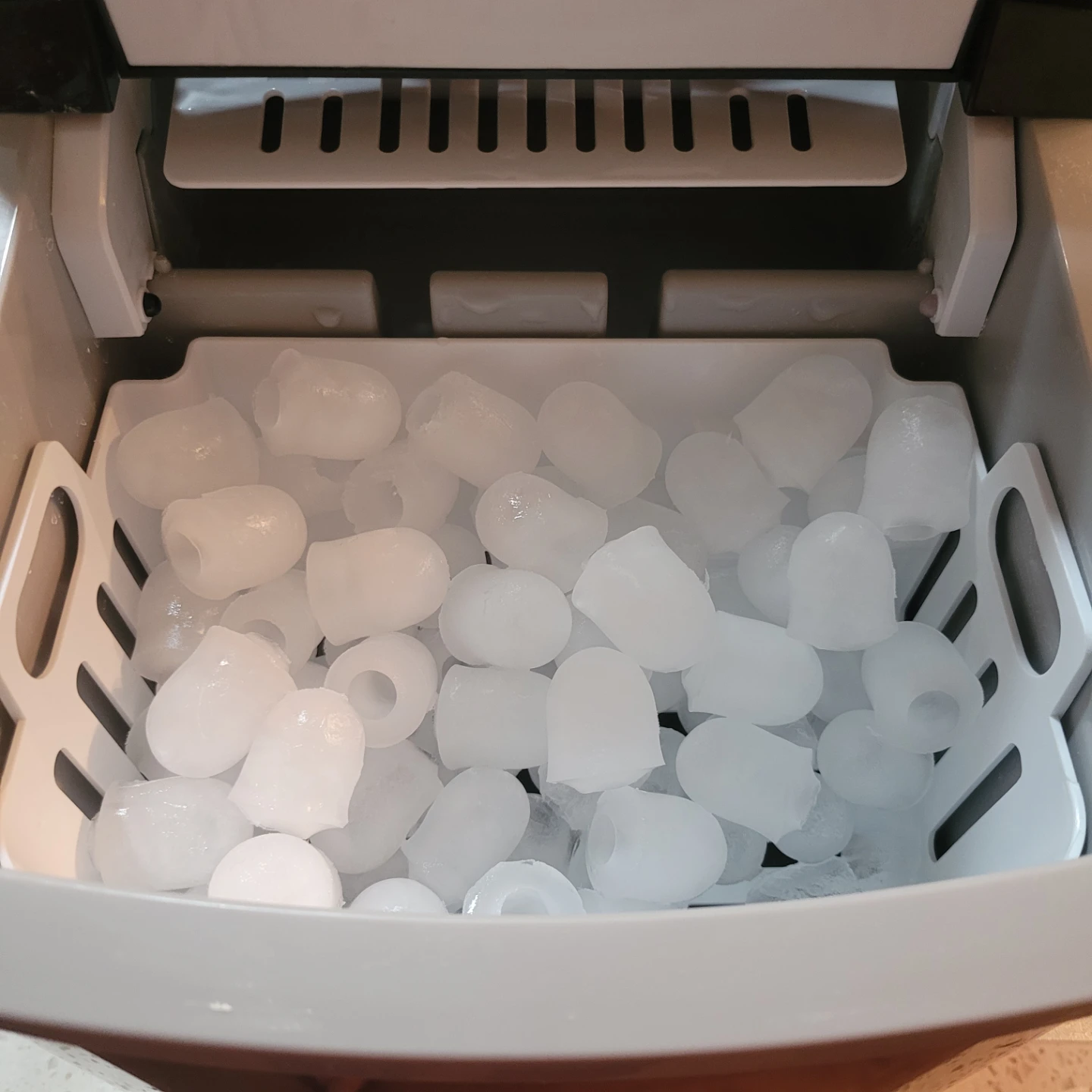 Frigidaire Countertop Ice Maker - photo 4