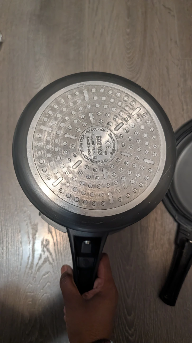 Moving out sale! Butterfly Elegant Plus Pressure Cooker - photo 4