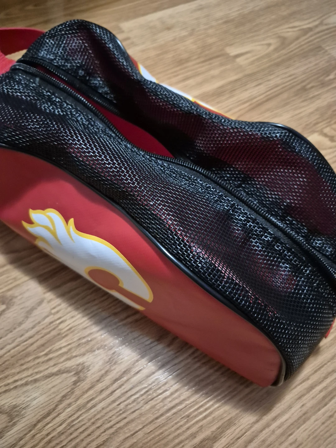 Calgary Flames zippered accessory bag - photo 2