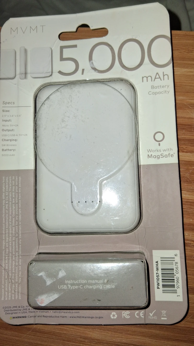 MVMT 5000mAh Magnetic Power Bank - photo 2