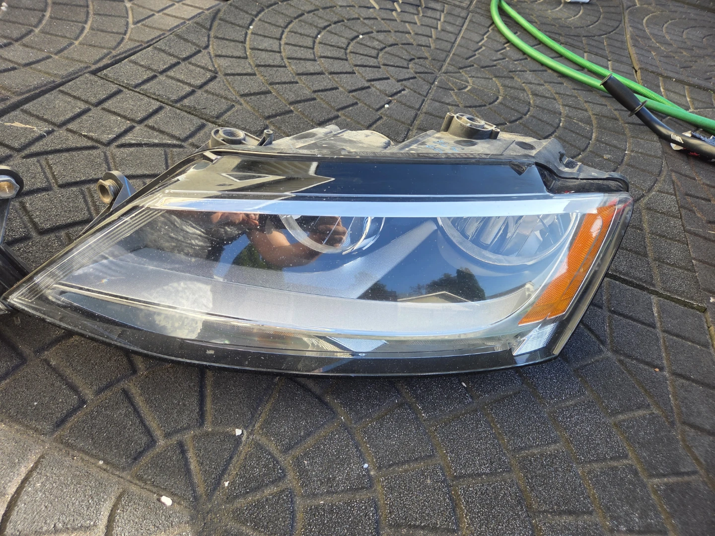 Volkswagen Jetta Headlight Assemblies 2014 - photo 2