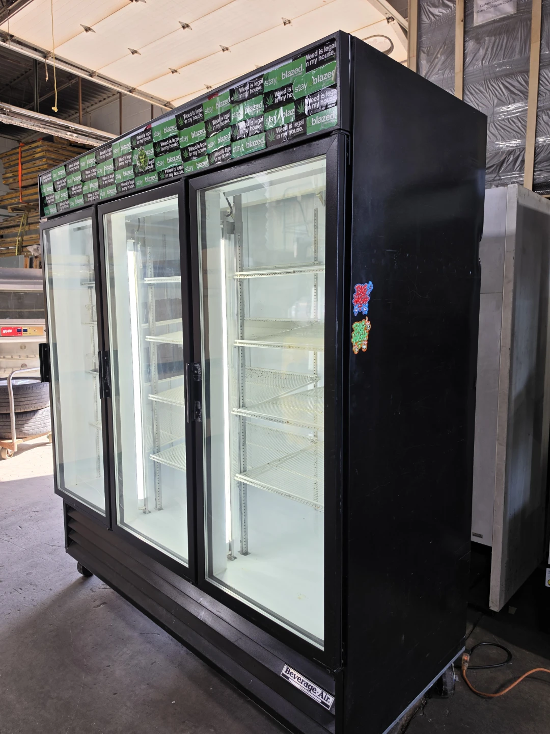3 Door Refrigerated Glass Door Merchandiser - photo 3