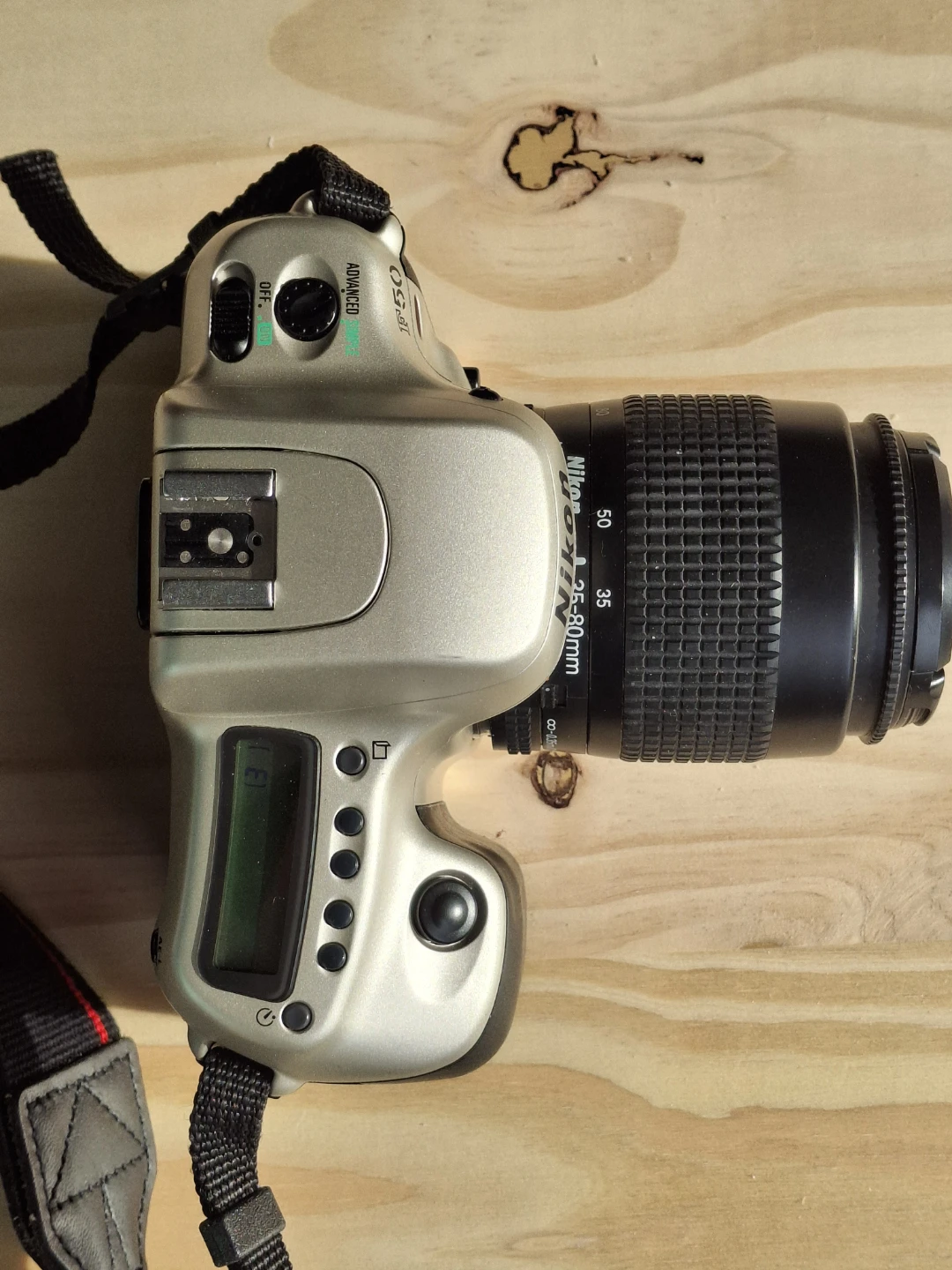Nikon F50D 35mm film camera with AF 35-80mm kit lens - photo 3