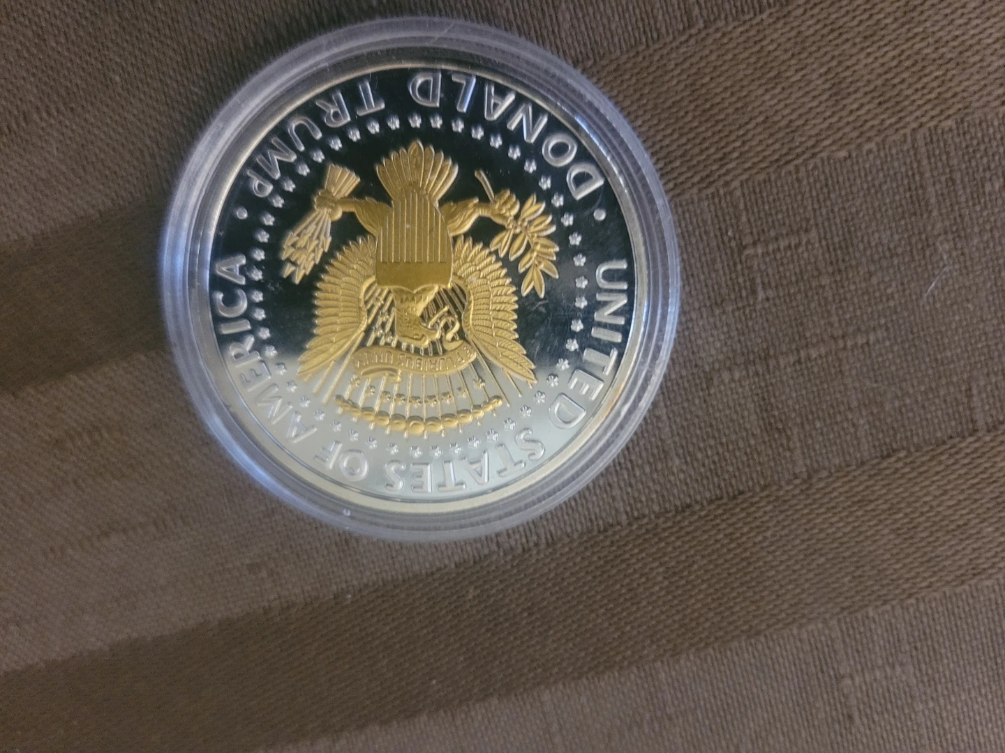 3 x Donald Trump Commemorative Coins - photo 5