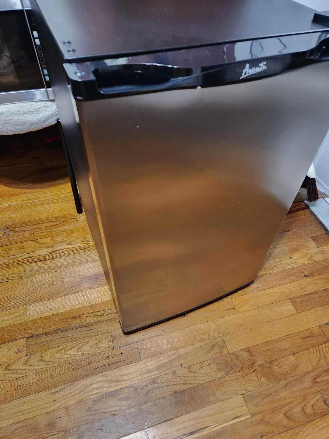 small size fridge working good - photo 2