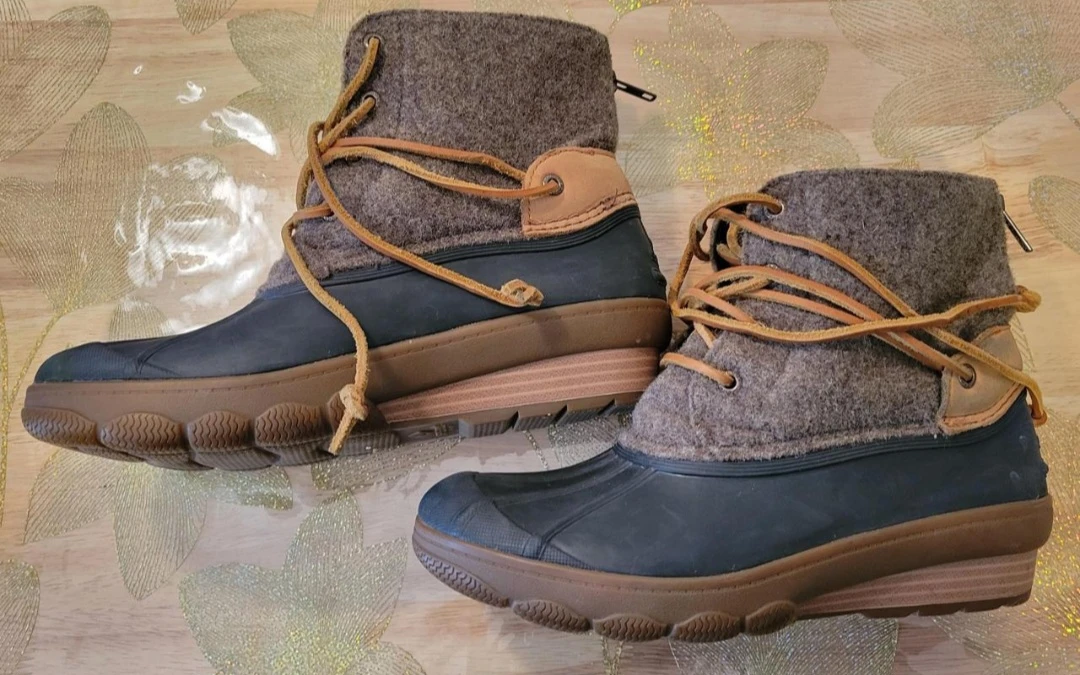 Sperry Duck Boots Womens, Size 8M (87) - photo 3
