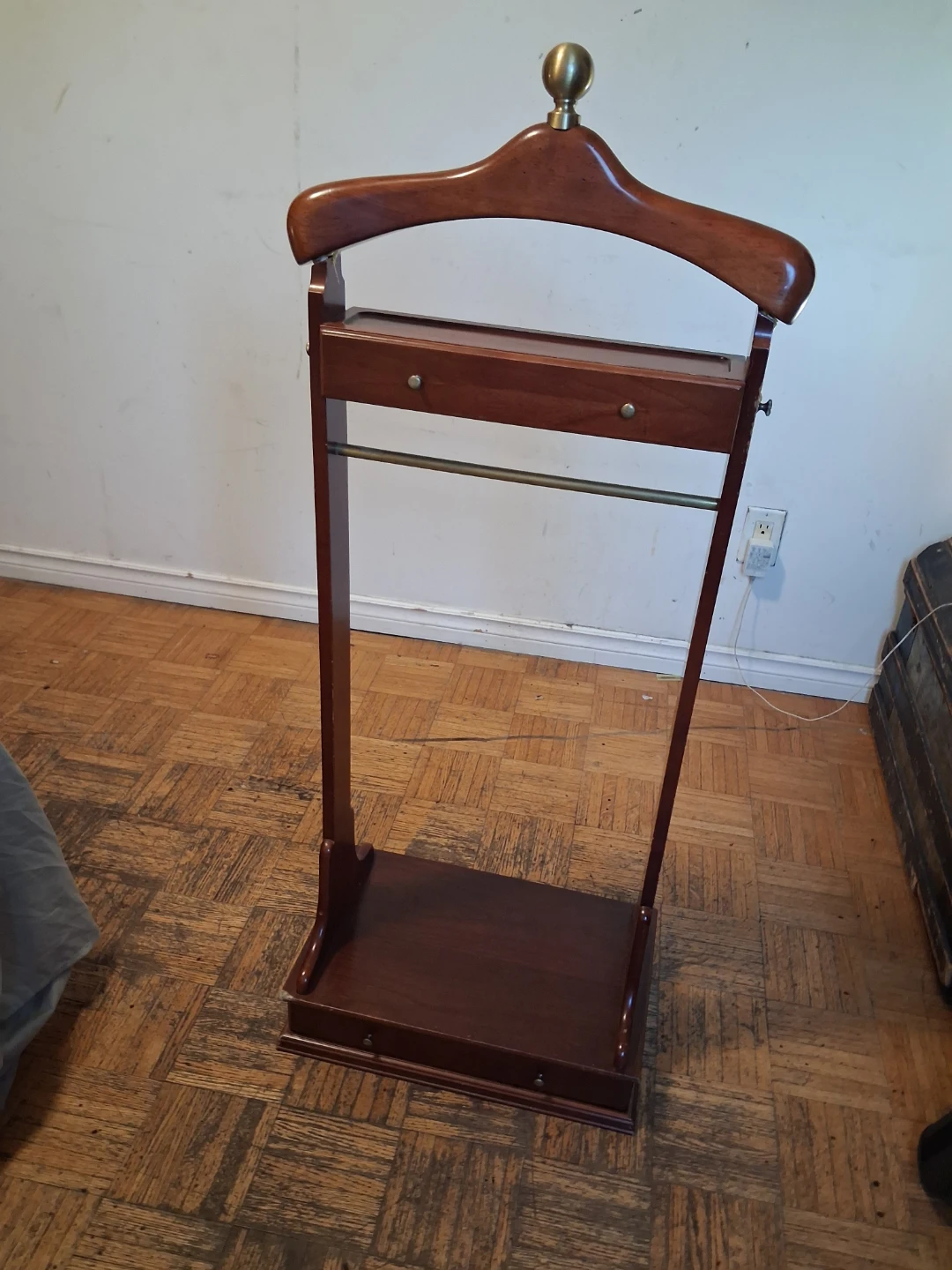 Wooden Valet Stand - photo 3