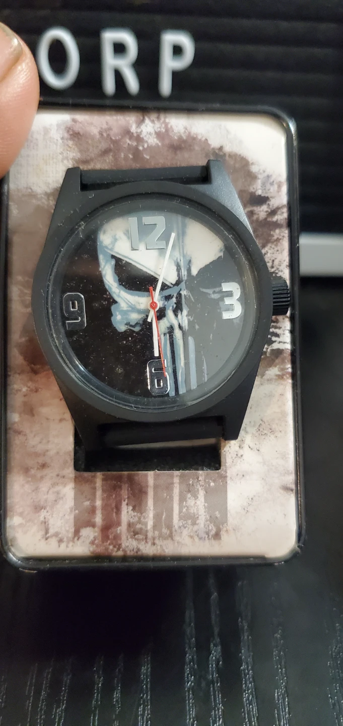 Marvel The Punisher Wristwatch battery run out - photo 2