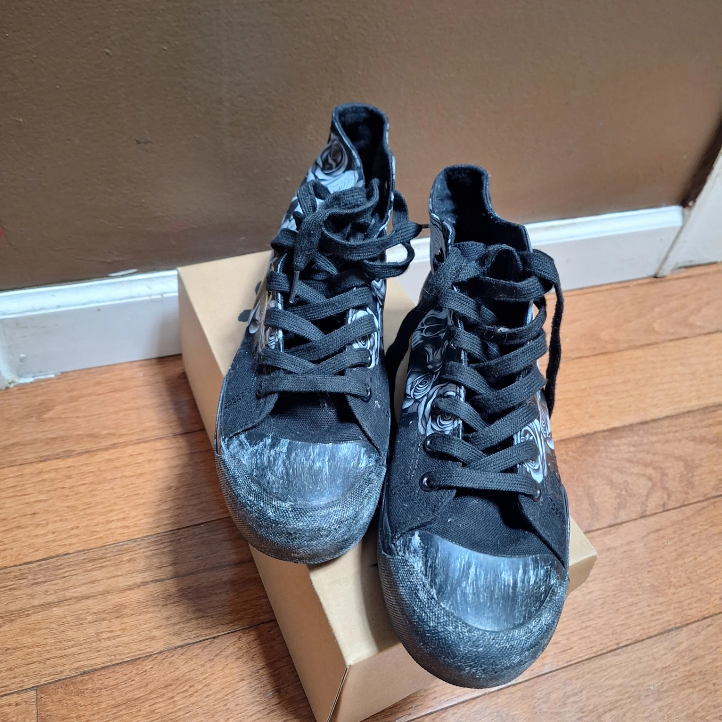 Black Skull Fashion Sneakers