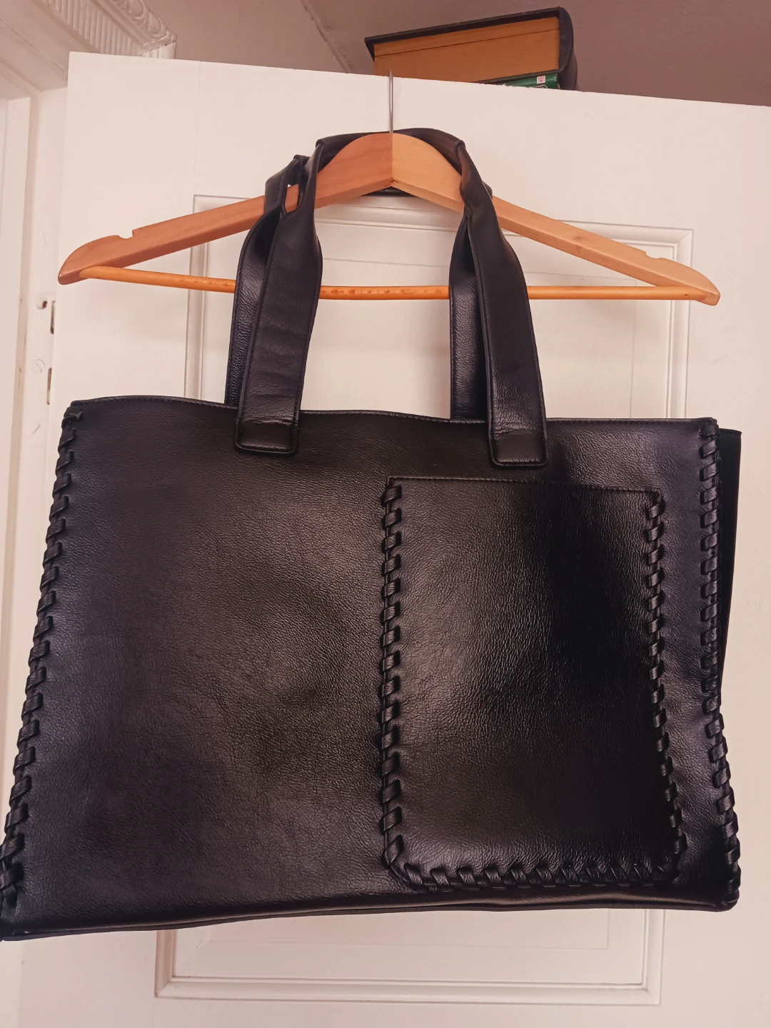 BCBG MAXAZRIA LARGE BLACK LEATHER TOTE BAG - photo 2