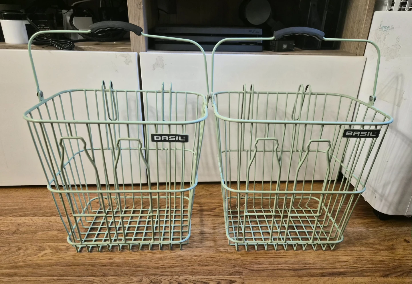TWO Basil Bike Baskets + FREE bike rack + bungee cords - photo 3