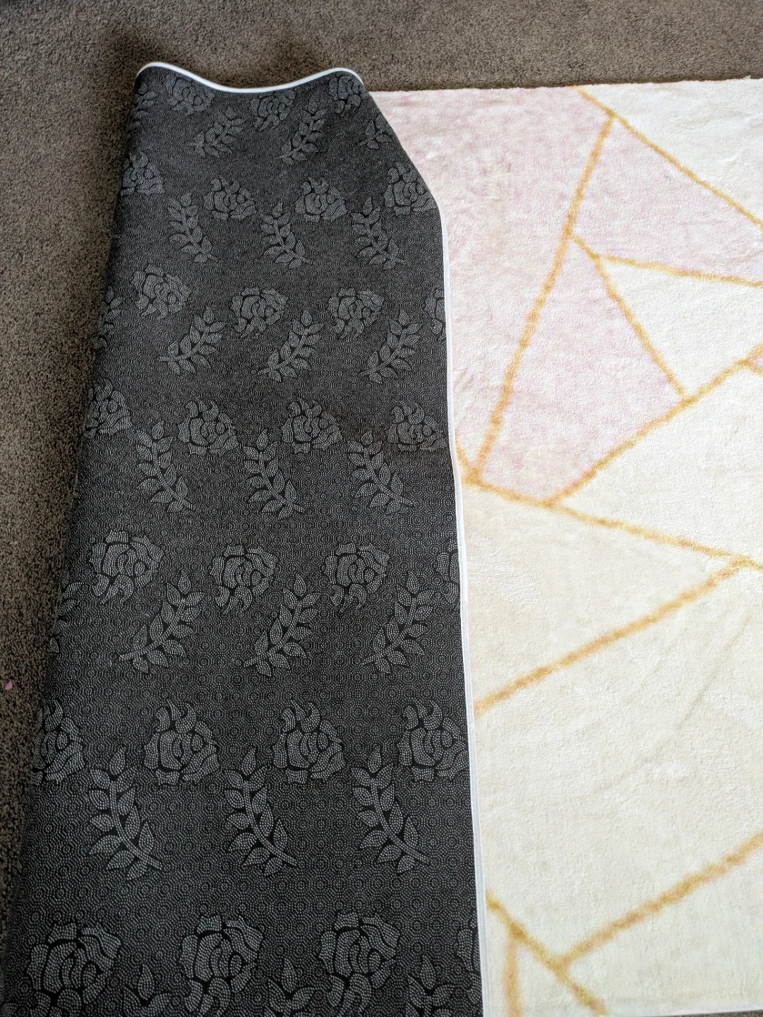 Geometric Pattern Area Rug - photo 3