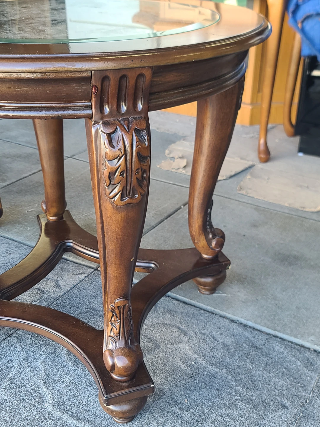 Pair of Ornate Traditional Wood & Glass End Tables - photo 5