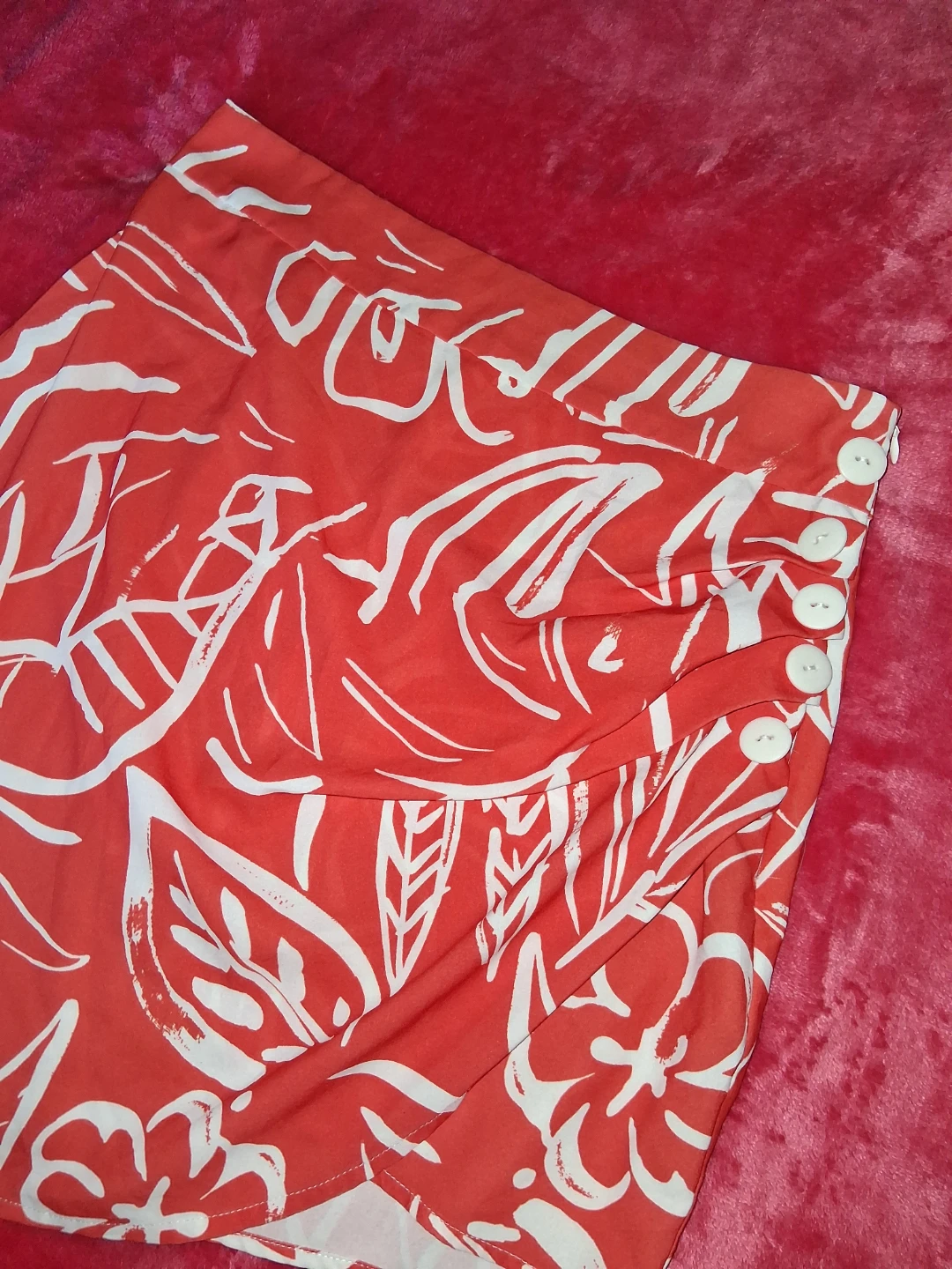 Red and white floral mini skirt - photo 2