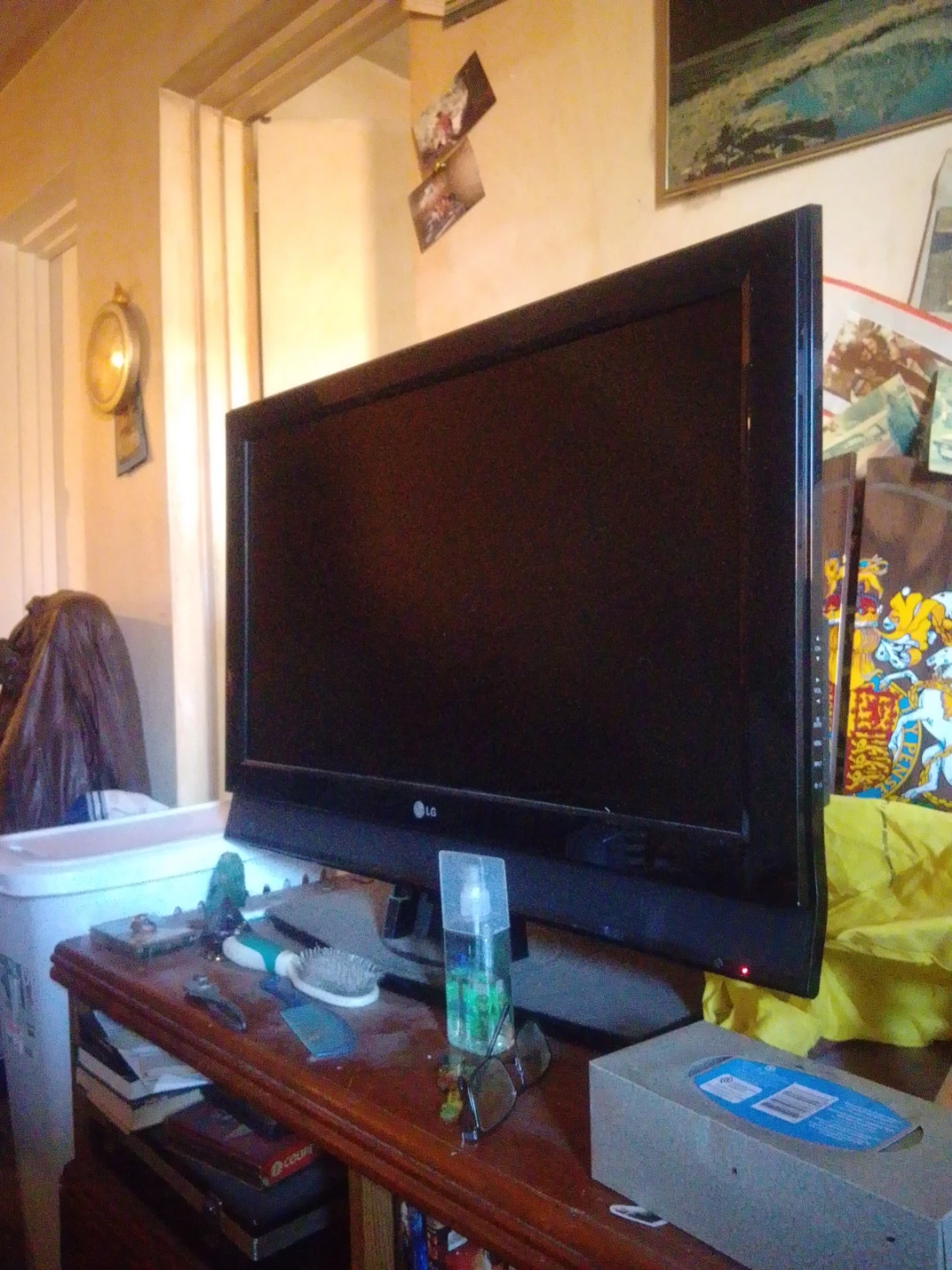 LG Flat-Screen Television - photo 2