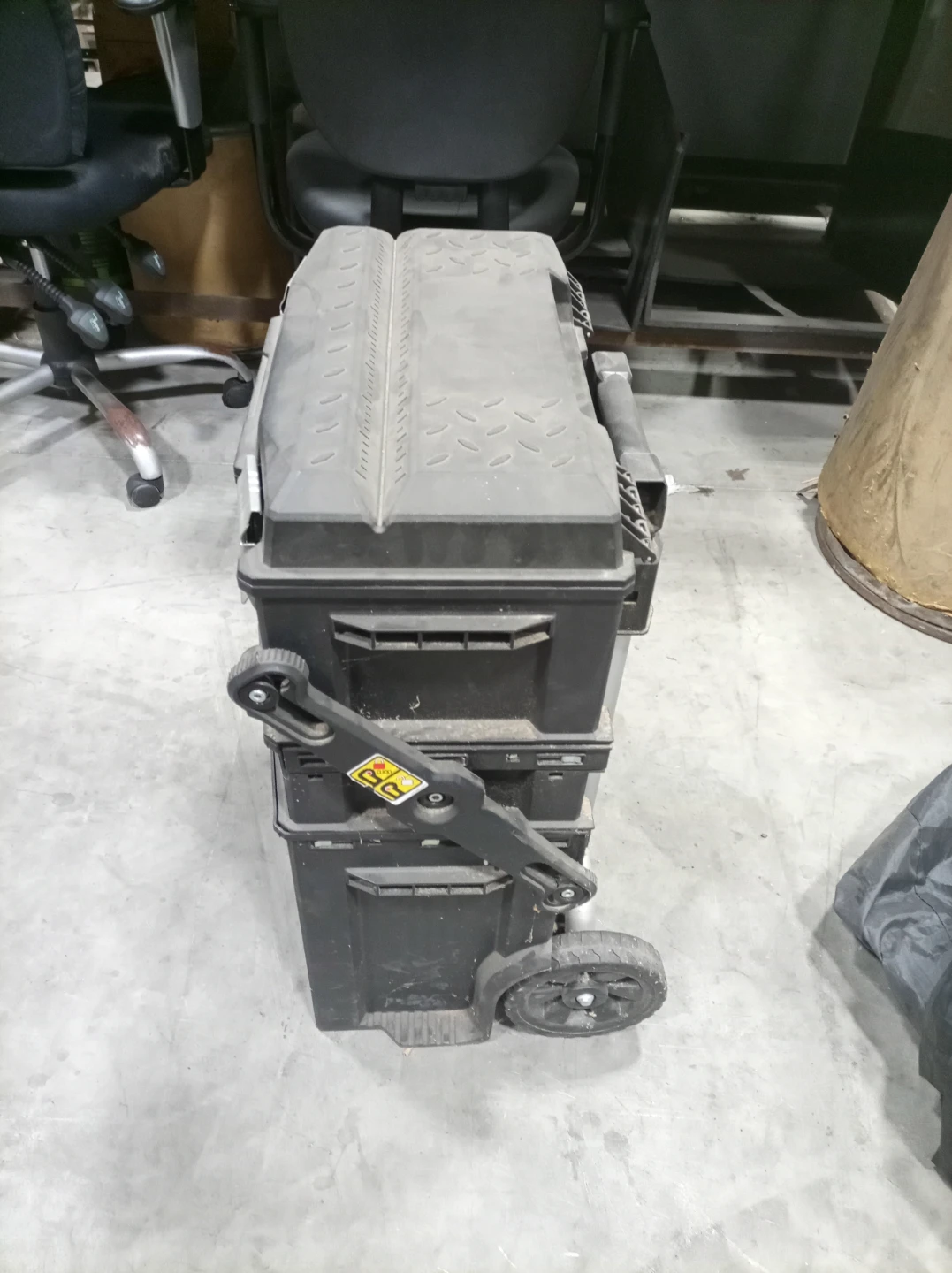 Tool Box on wheels. - photo 2