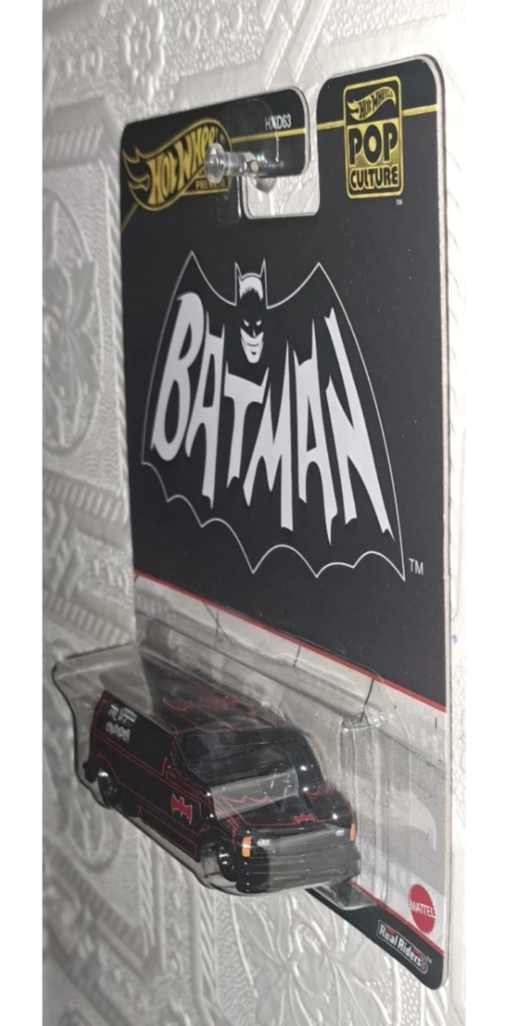 Hot Wheels Premium 1985 Chevy Astro Van Batman - photo 4