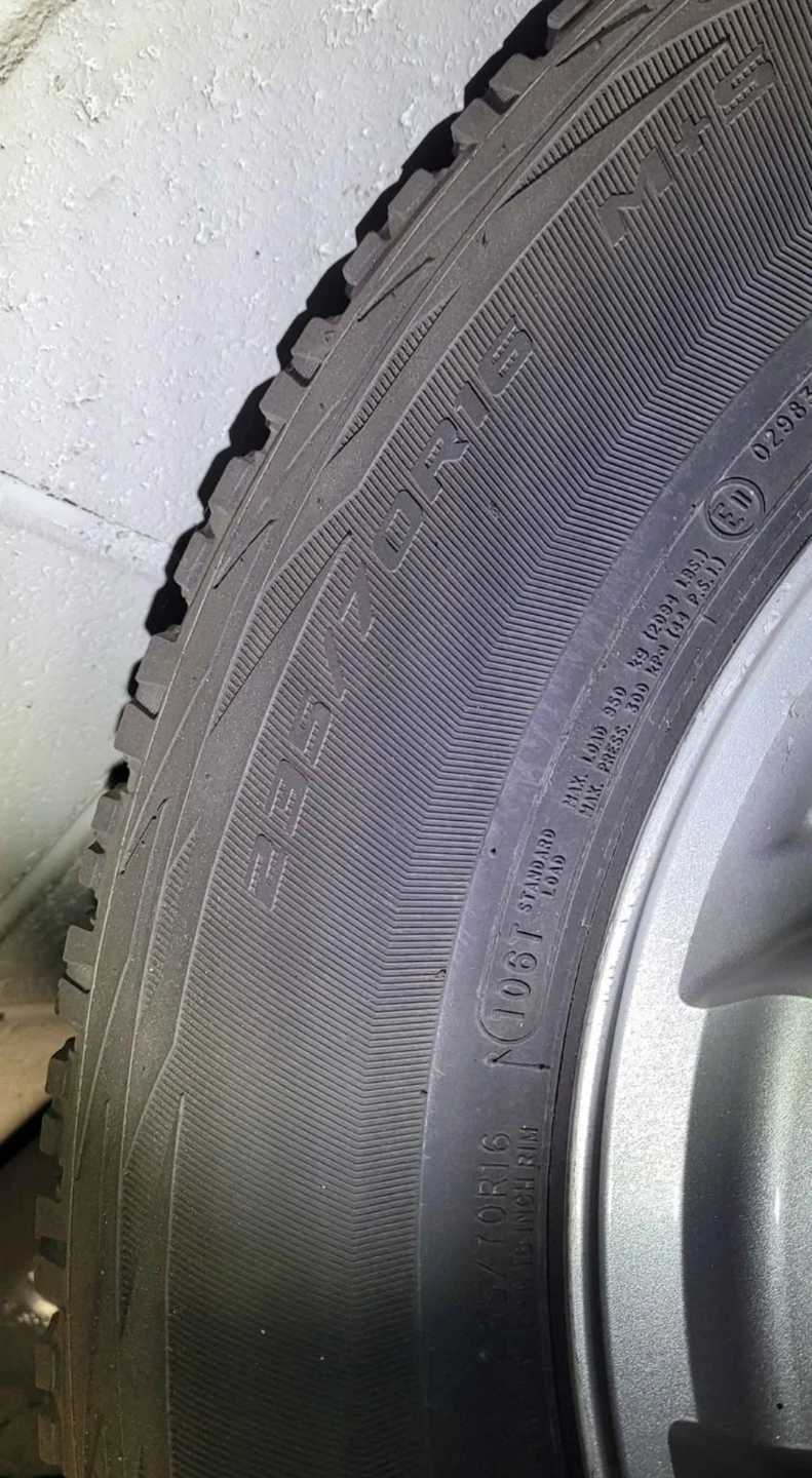 Summer Tires with rim and sensor 235/70/16 - photo 2