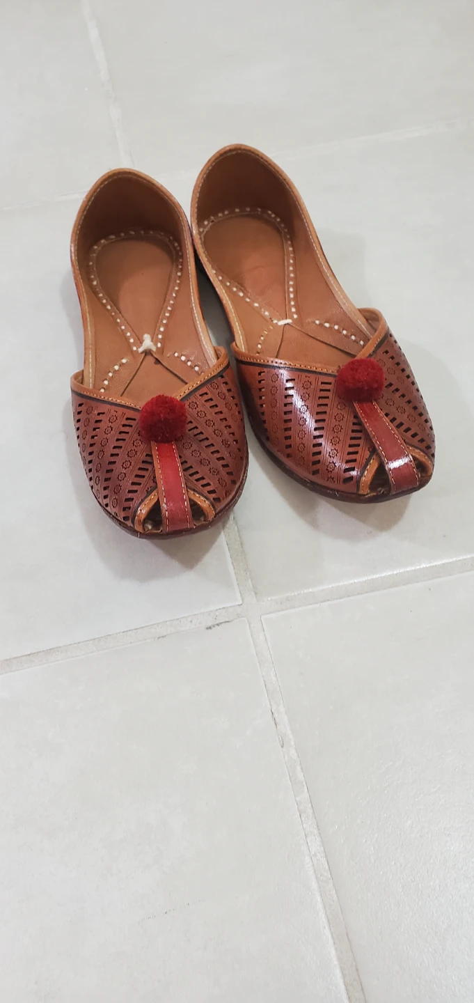 Traditional Brown Punjabi Leather Juttis