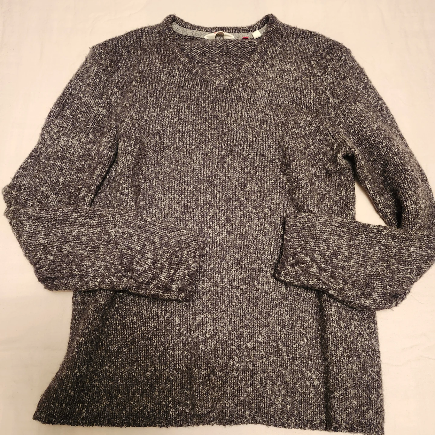Hudson North V-Neck Sweater Small - photo 5