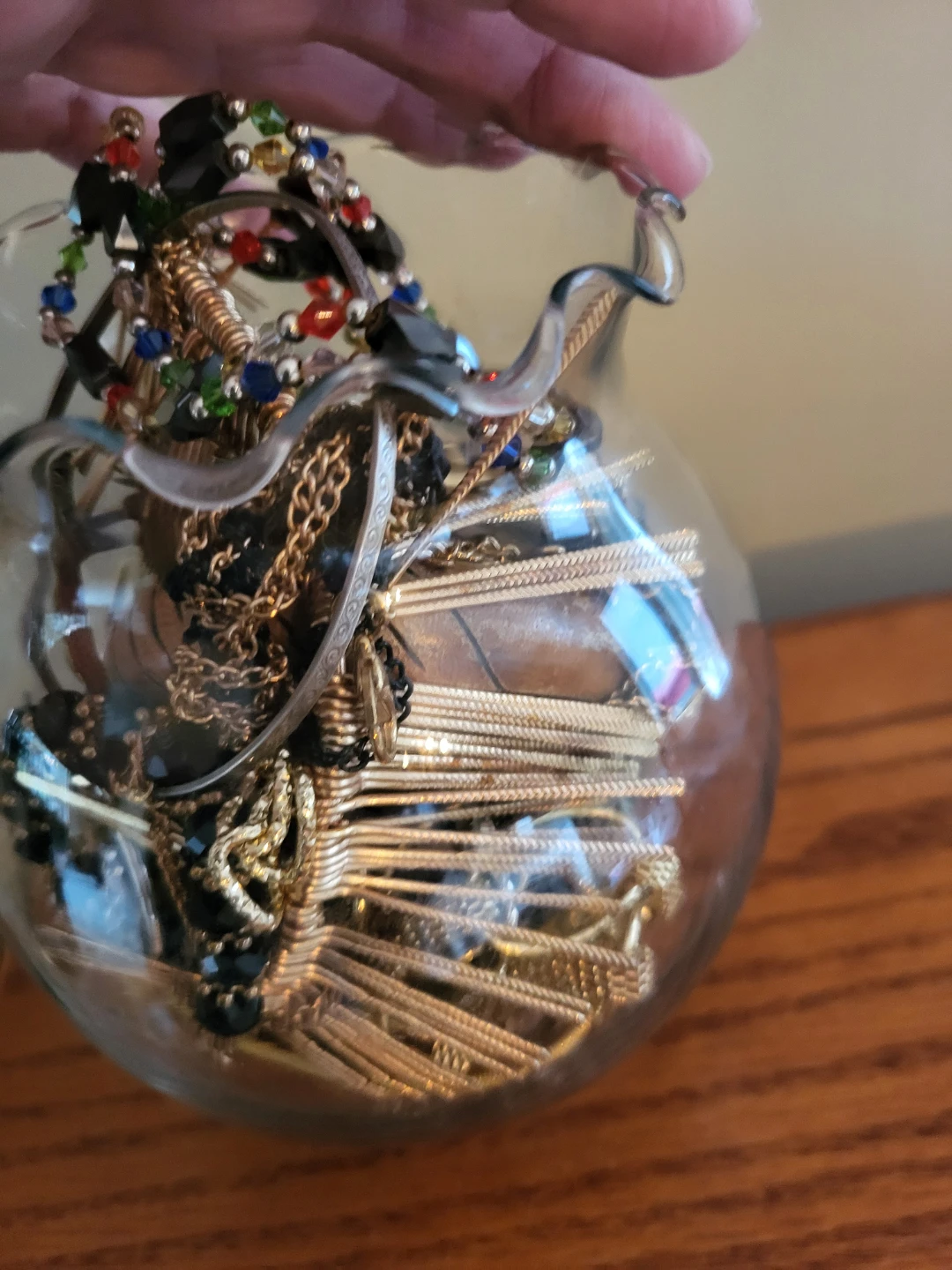 Assorted Costume Jewelry in Decorative Glass Vase - photo 5