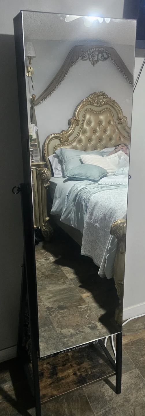 Full-Length Mirror Jewellery Armoire whit  3 light