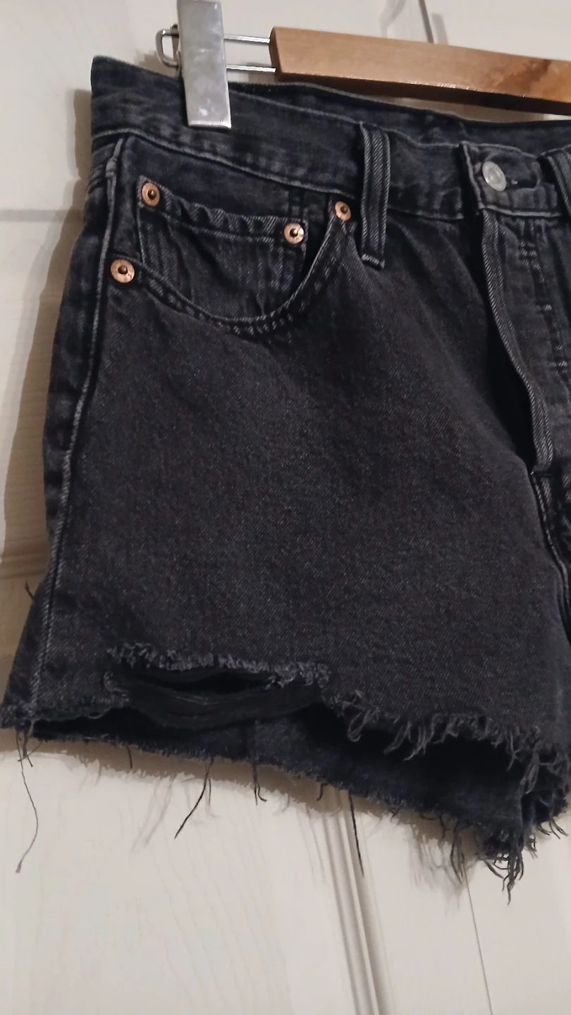 Levi's black denim shorts - photo 4