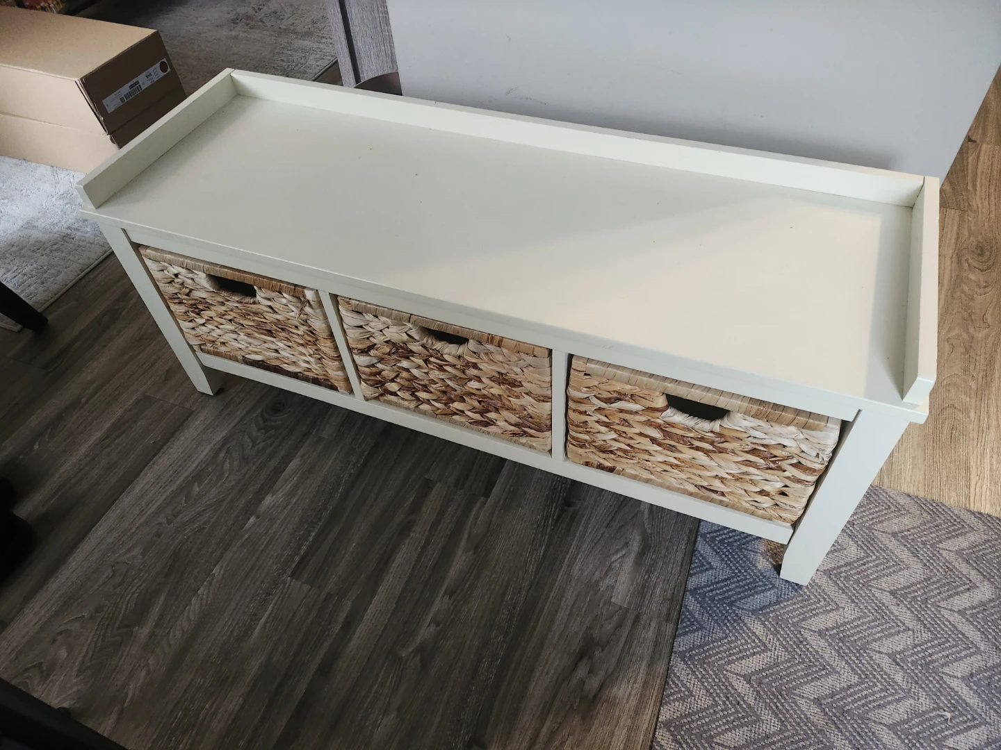 Cream bench with 3 drawers
