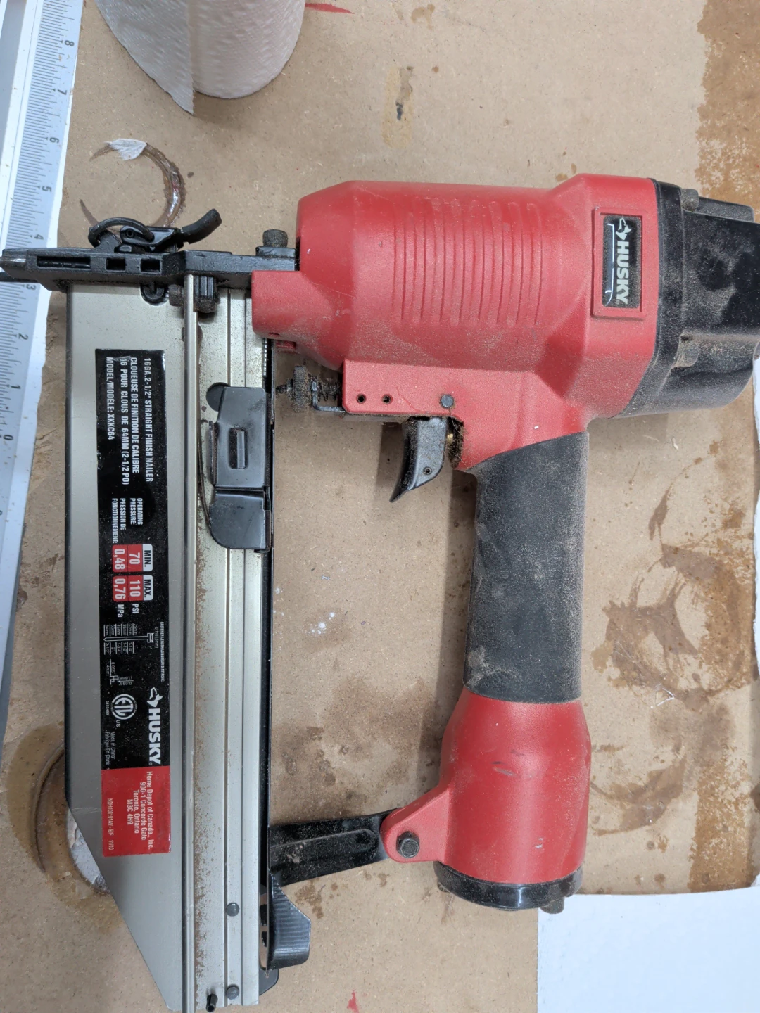 Husky 16ga 2-1/2 inch Straight Finish Nailer