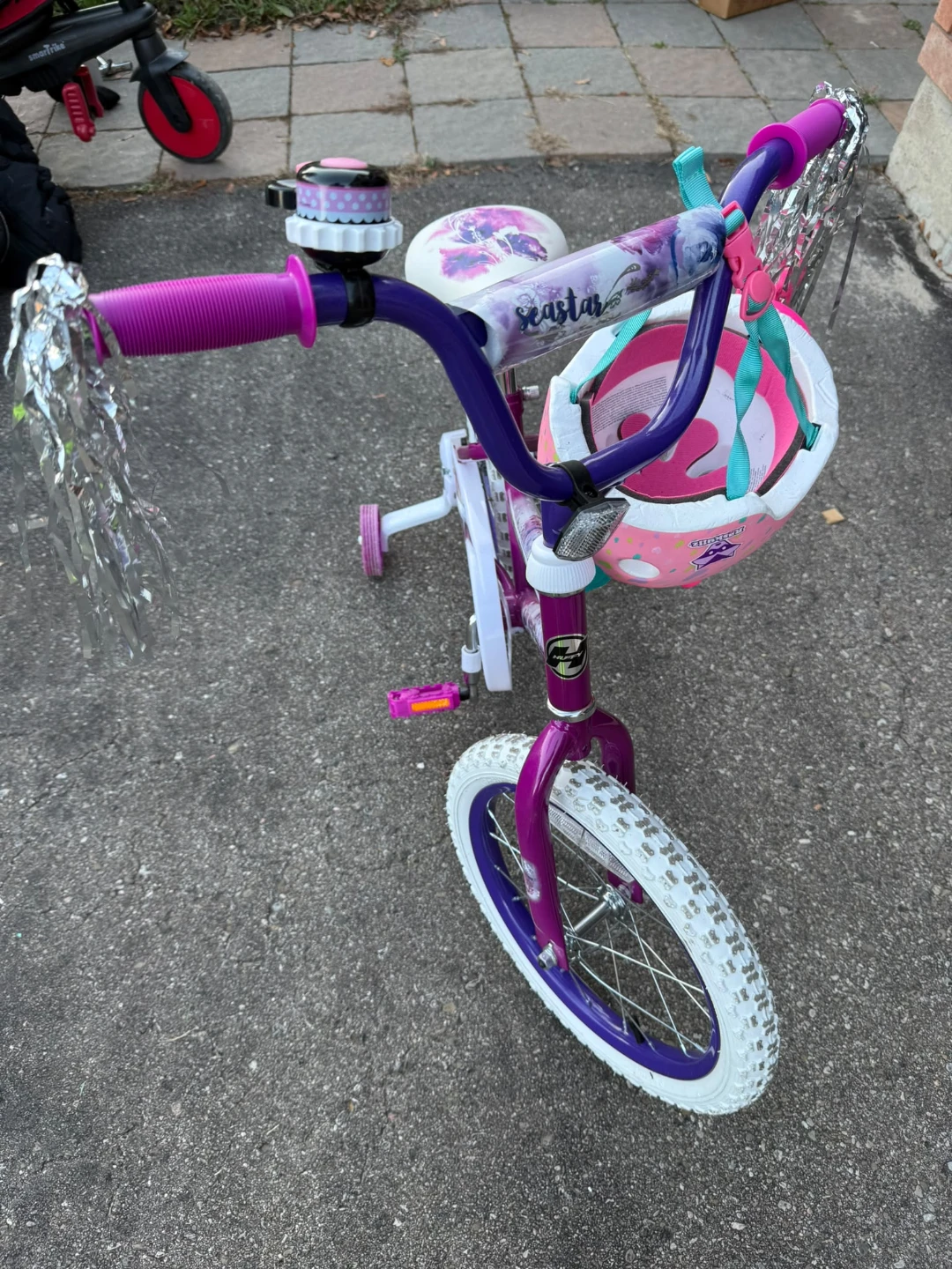 Huffy Seastar Kids Bike with Training Wheels and Helmet