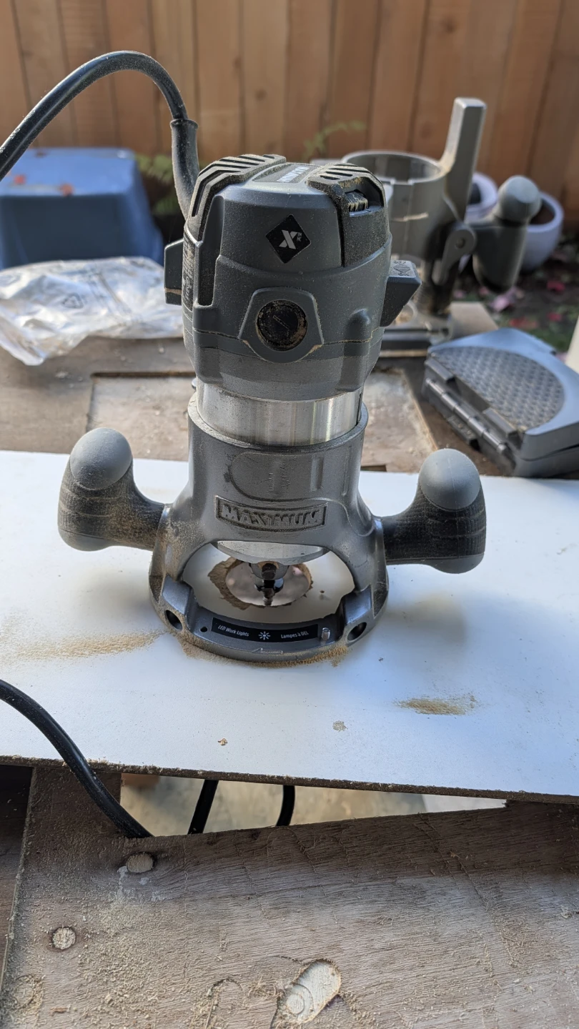 Mastercraft Maximum Router w/ bits and table