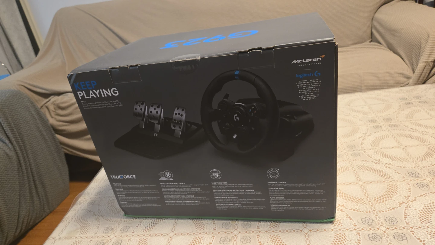 Logitech G923 Racing Wheel and Pedals for Xbox and PC - photo 3