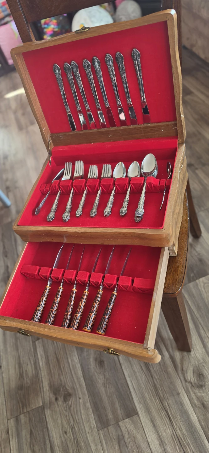 1847 Rogers Bros Silver Plated Silverware - photo 5
