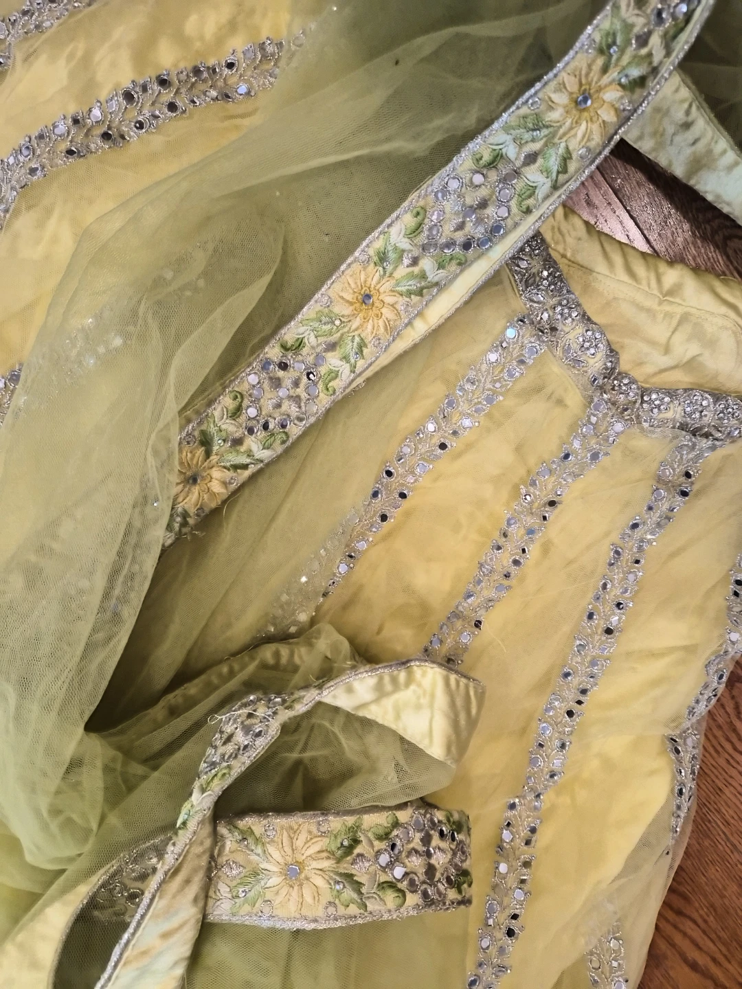 Yellow Lehenga Choli with Mirror Work - photo 5