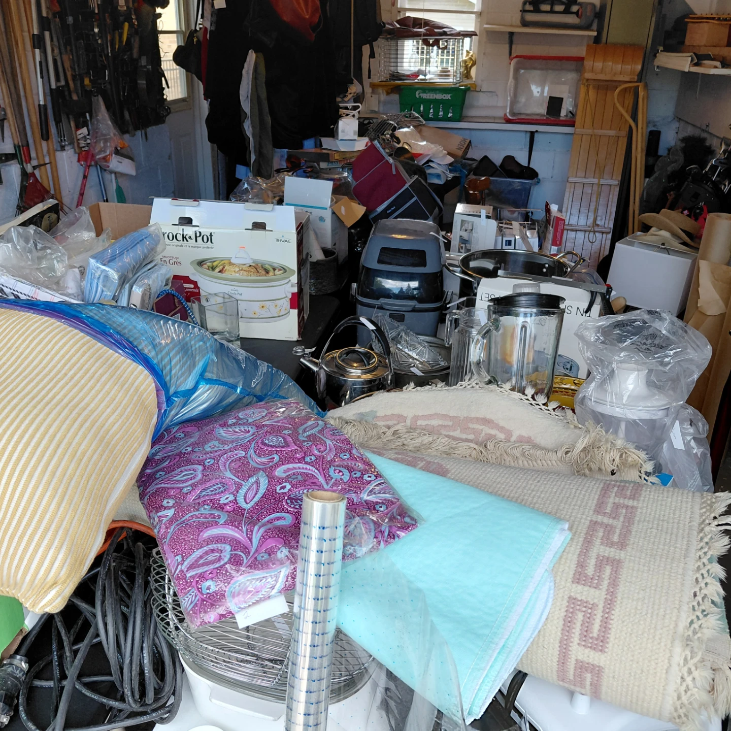 GARAGE SALE 43 CARDIGAN RD OCT 3 9AM