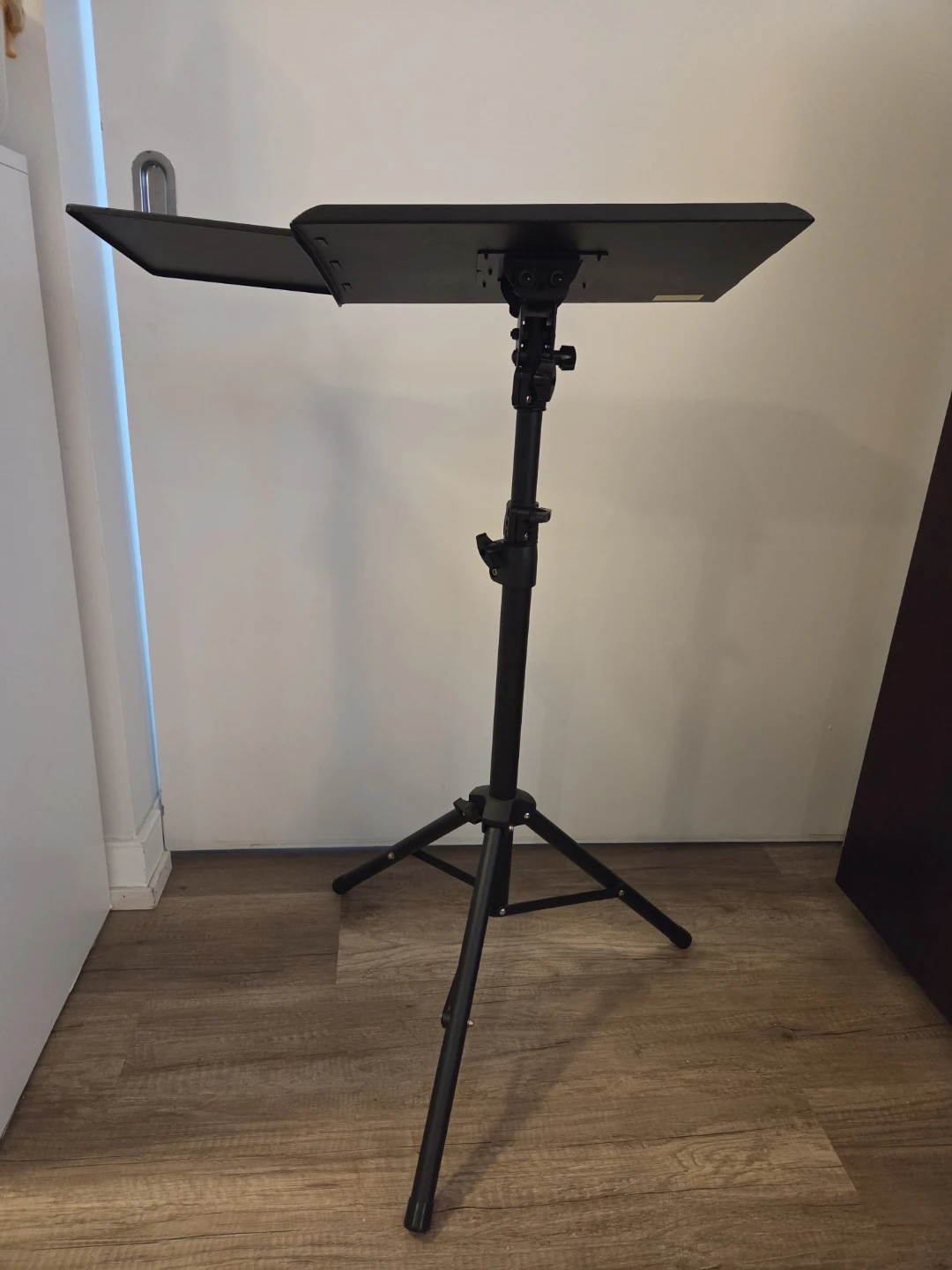 Metal Projector Stand