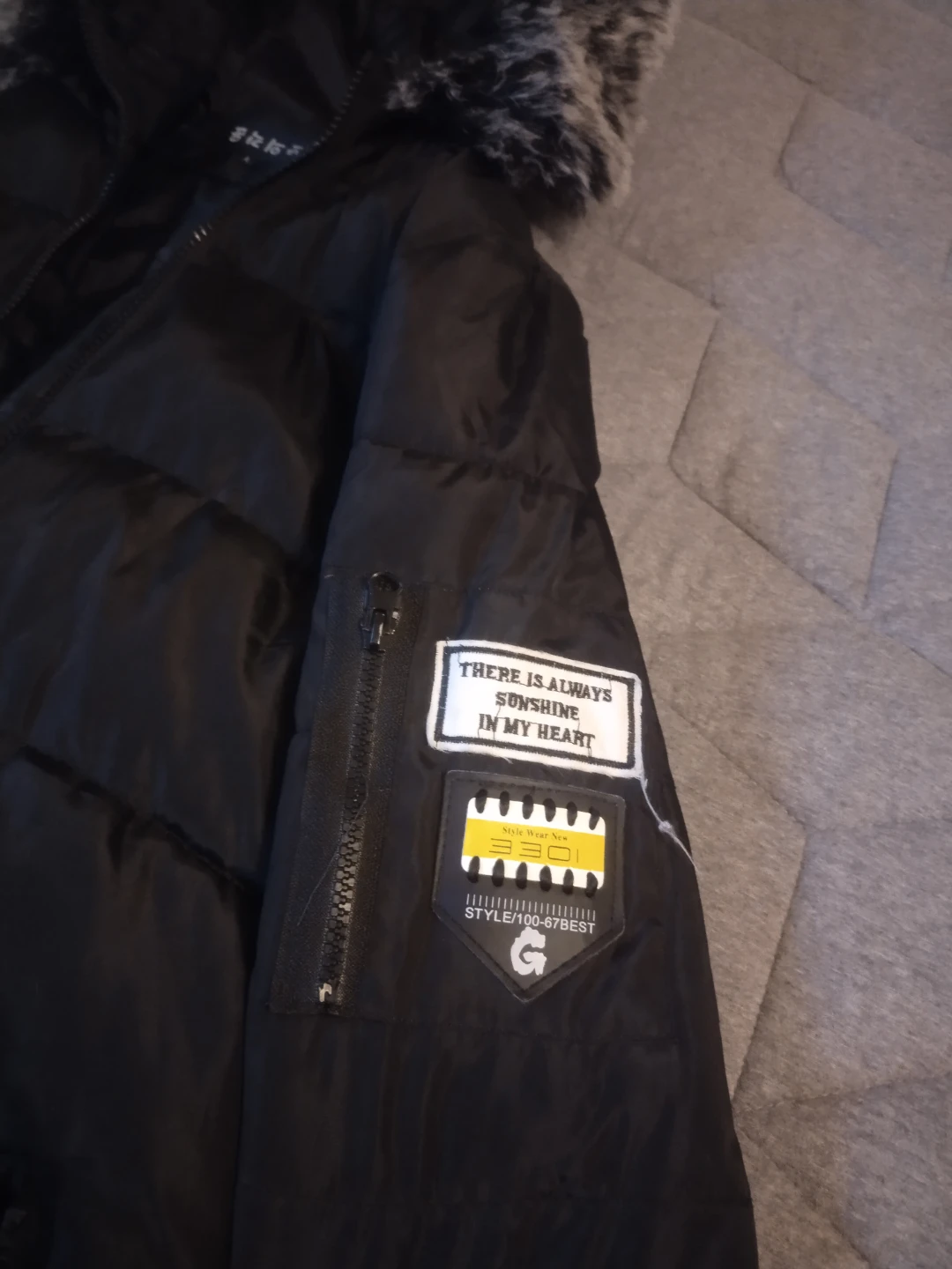 Black winter puffer coat with faux fur hood (L) - photo 3