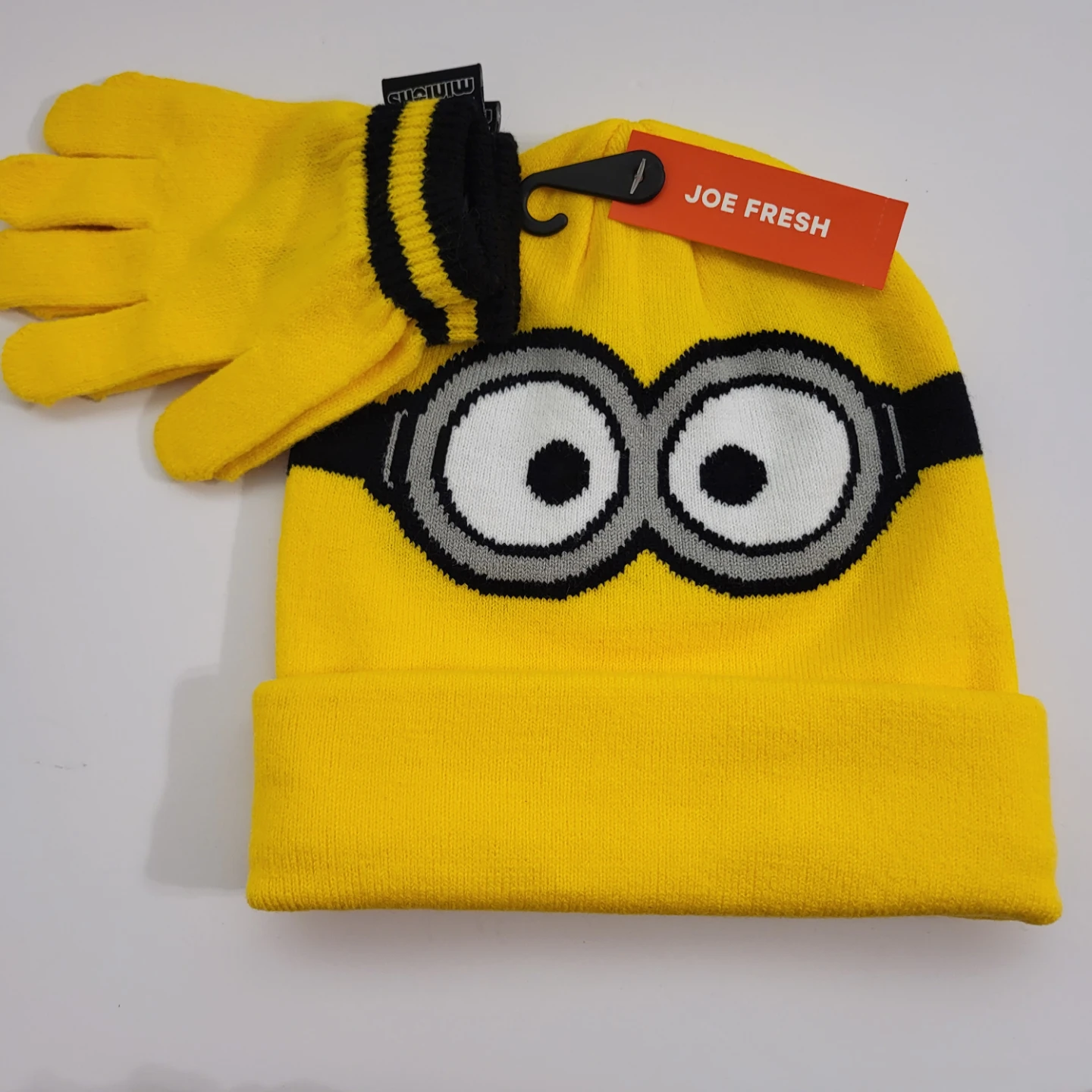 Joe Fresh Kids Minions Hat and Glove Set