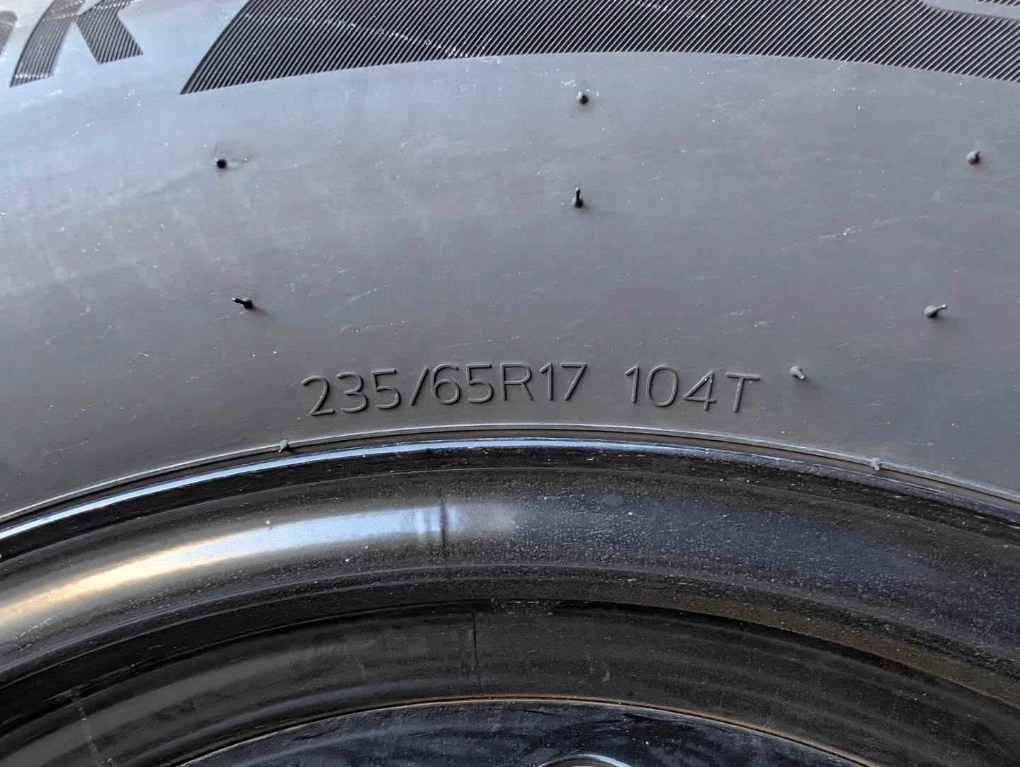 Hankook Winter i*cept IZ3 X Tire 235/65R17 104T - photo 4