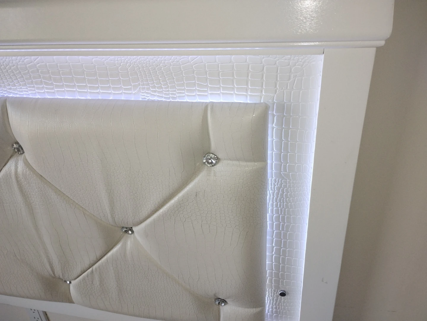 White Tufted LED Headboard Queen Bed Frame - photo 4