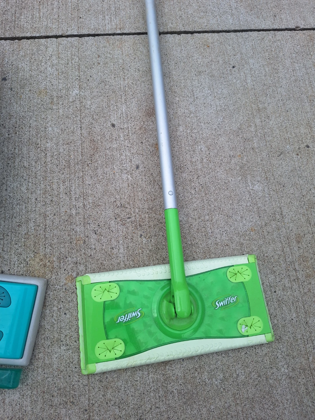 Set of 3 Swiffer Cleaning Tools - photo 4