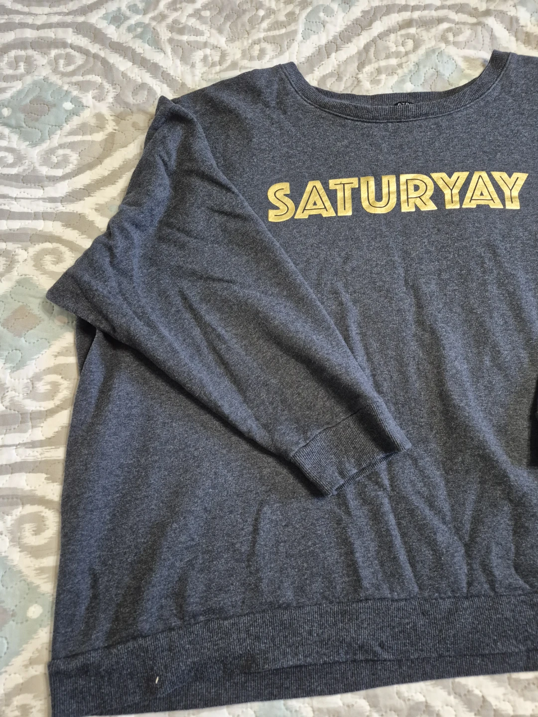 Ladies Size 3X but can fit 5X Sweatshirt by Avon - photo 5