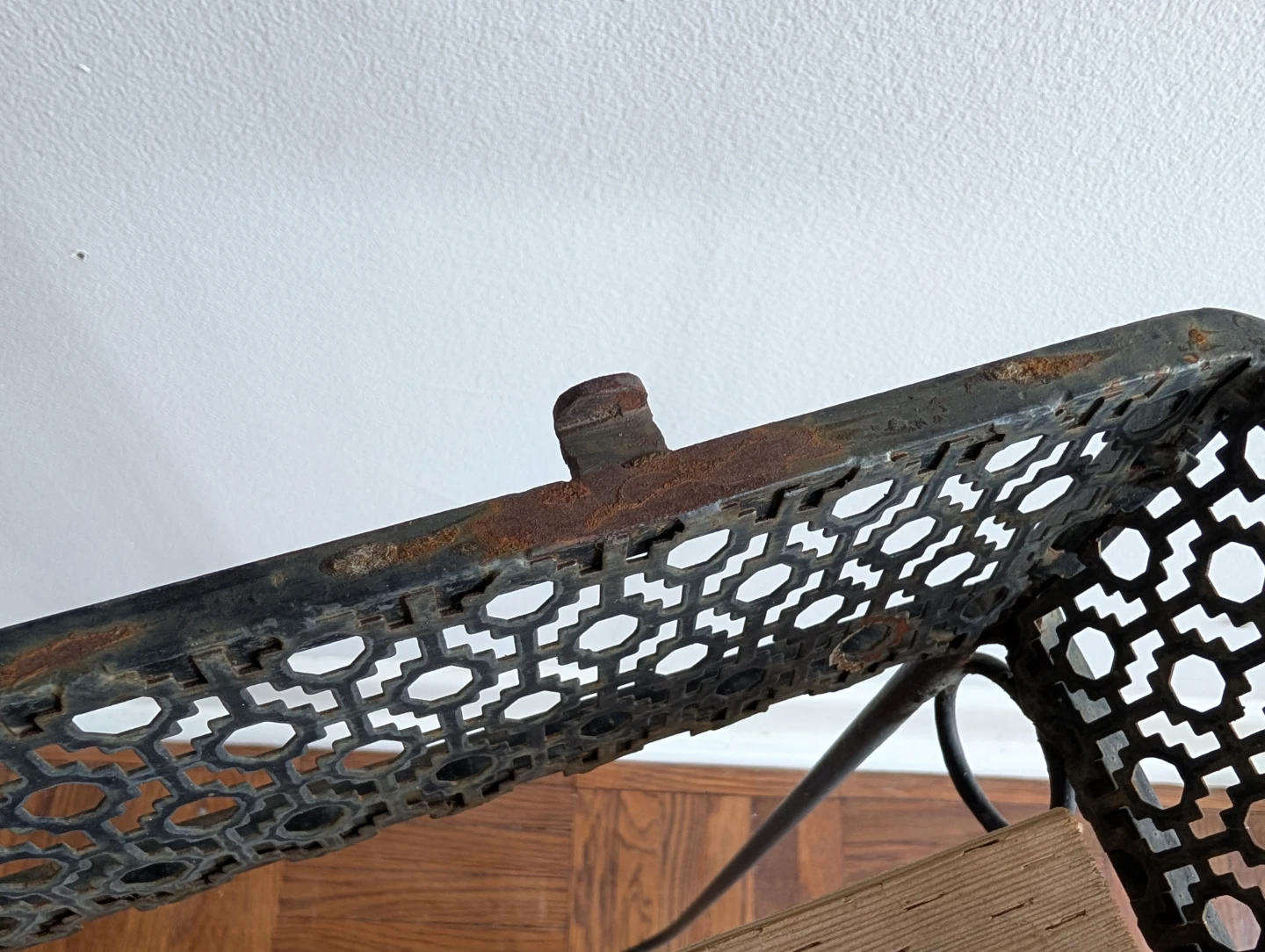 Metal plant stand/table - photo 4