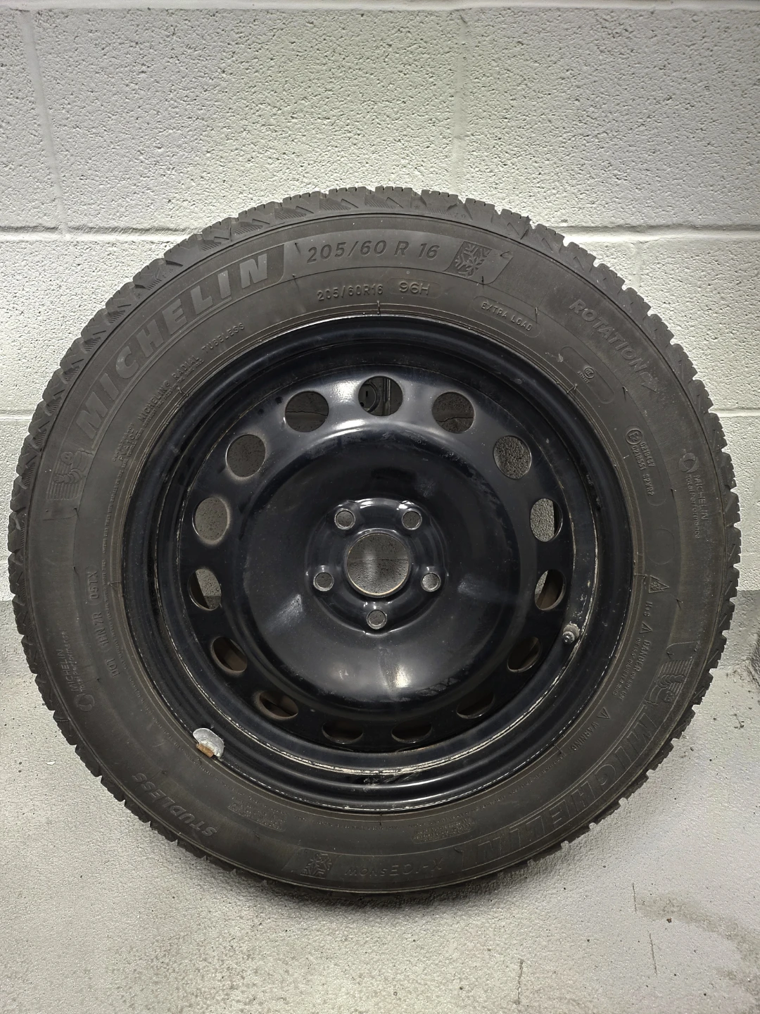 Michelin X-Ice Snow Tire 205/60R16 on Steel Rim