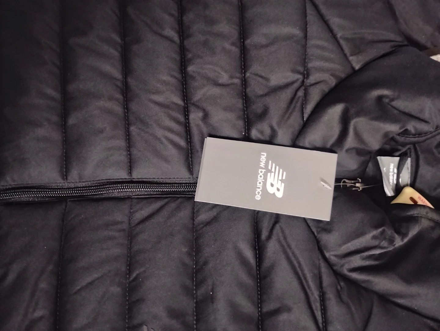 Tags still on it New Balance Men's Puffer Vest Black - photo 3