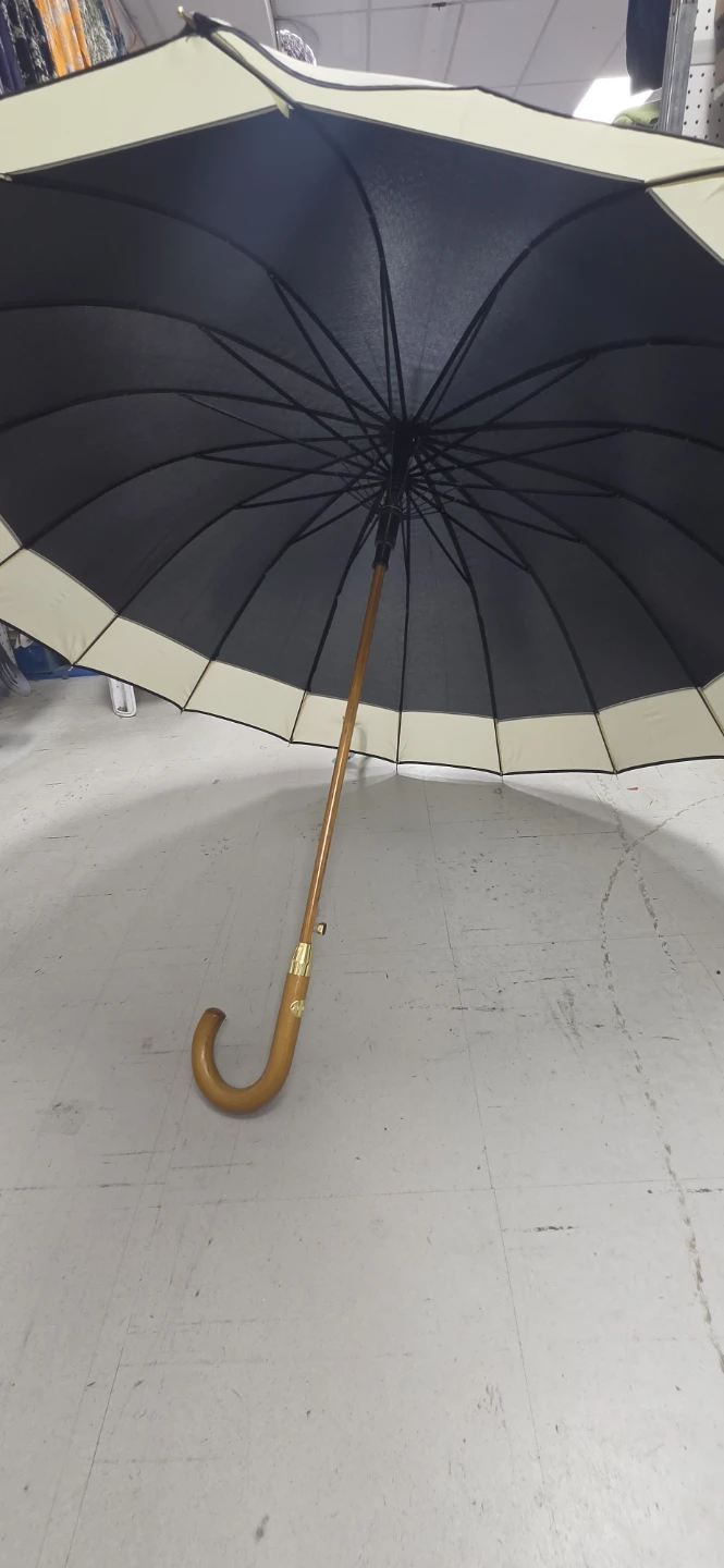 Classic wooden handle umbrella - photo 2