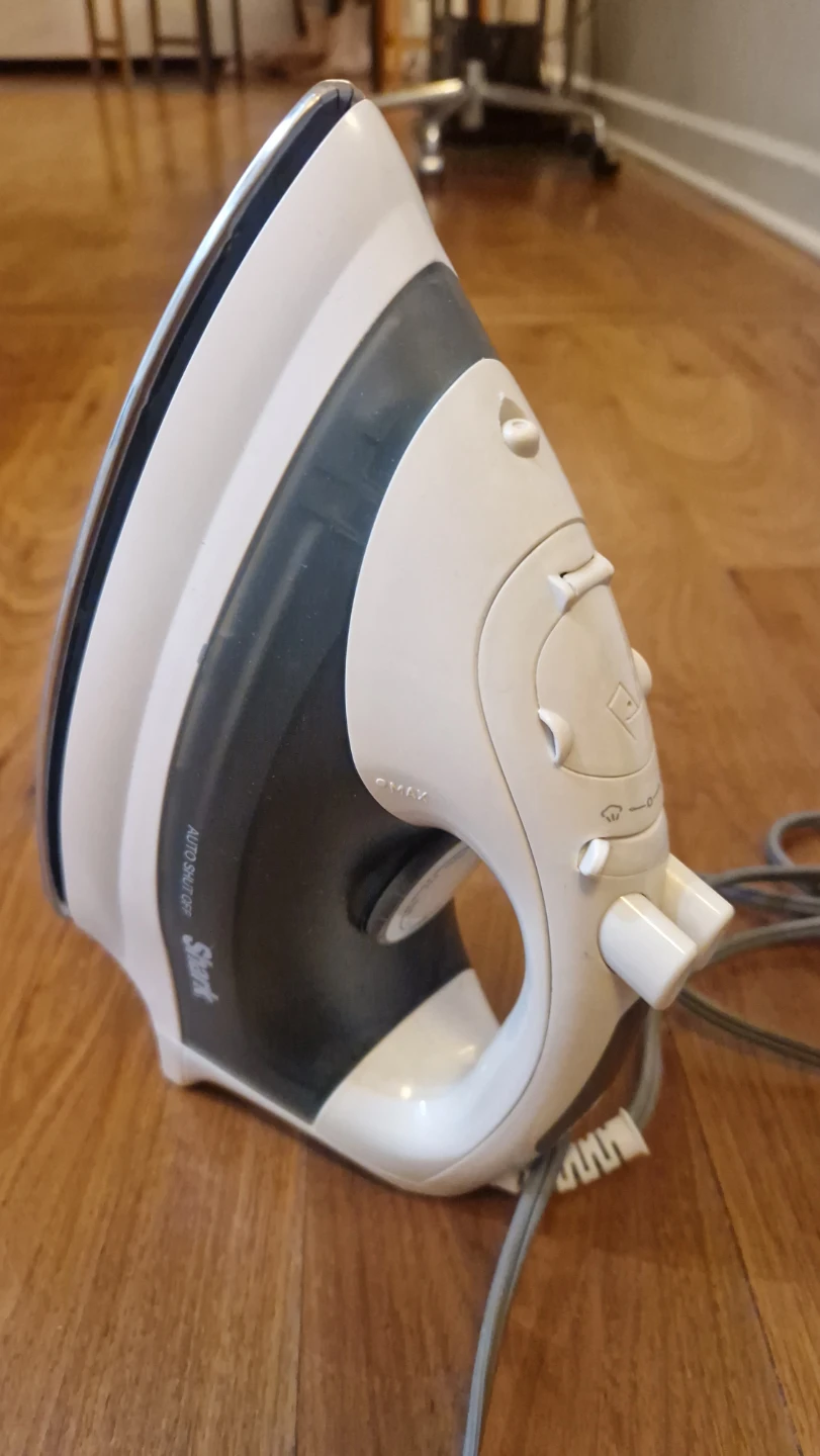 Shark Electric Iron - photo 4
