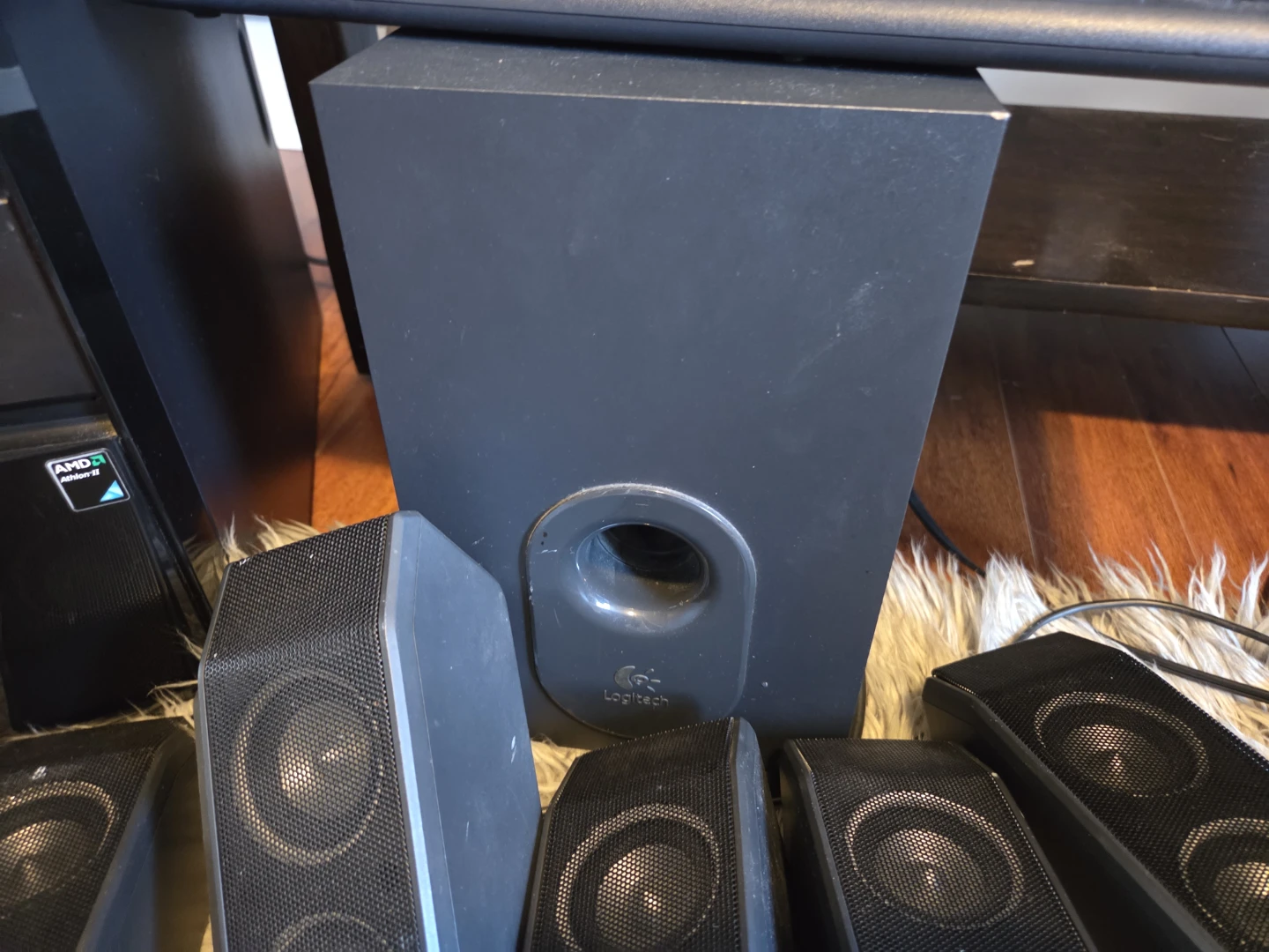 Desktop PC tower and Logitech speaker system - photo 4